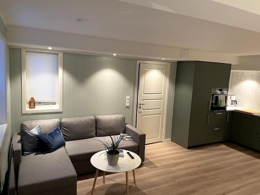 Lofoten - New Apartment, Close To Airport. Leknes Buitenkant foto